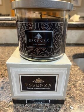 Essenza Amber Teakwood Luxury Fragrance Candle - Black